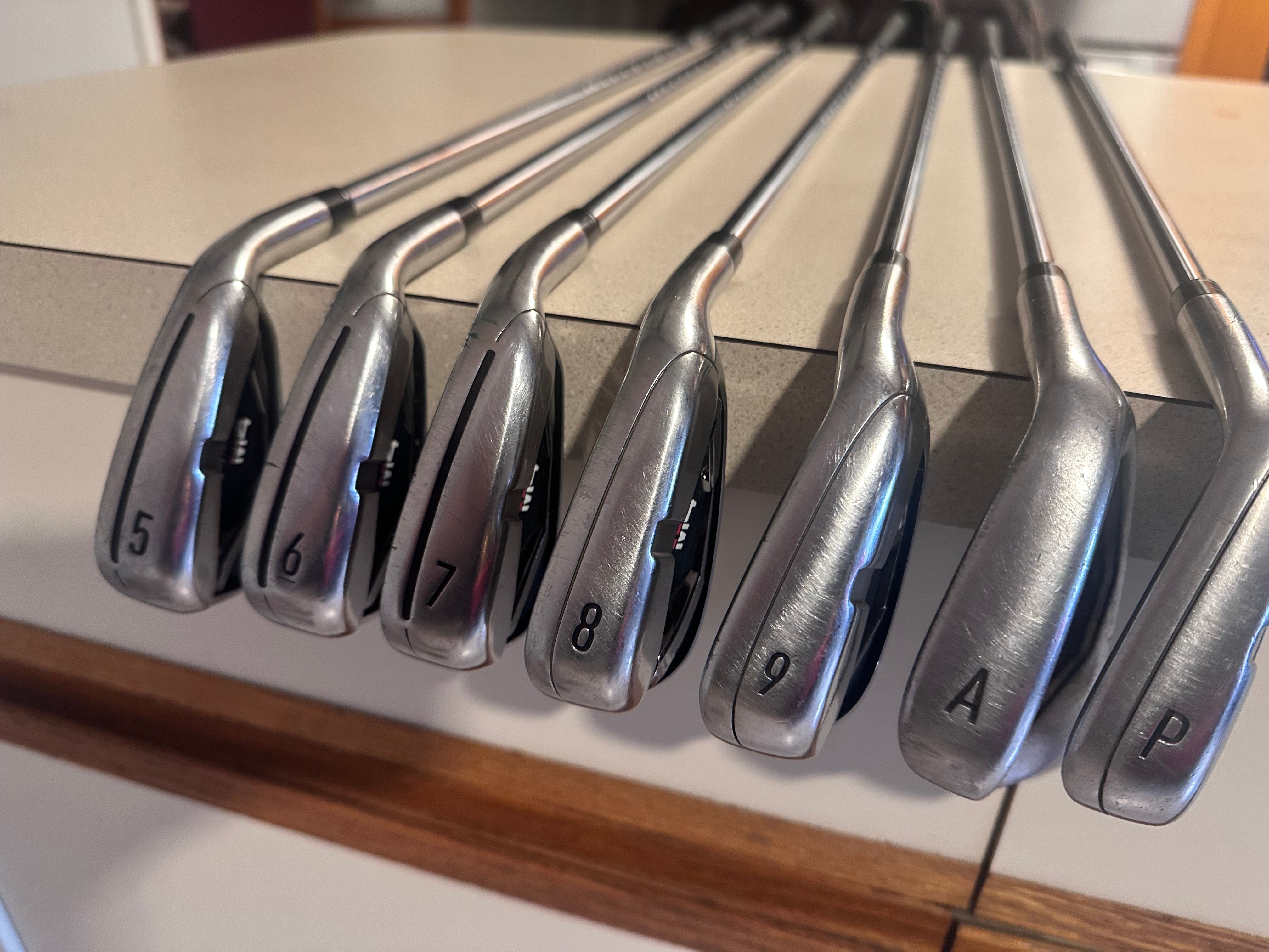 2021 TaylorMade M4 Right Handed Iron Set (7 Clubs) #5 - #9, PW, AW