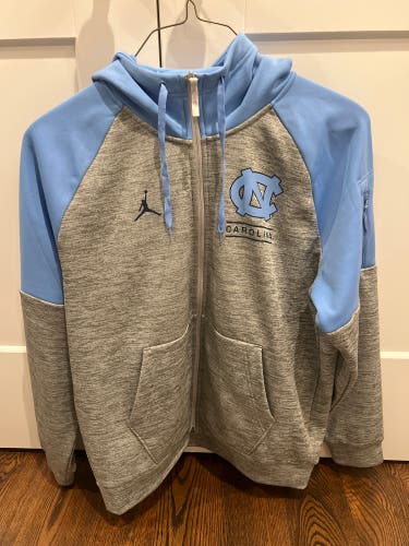 Gray Men's Large Nike Sweatshirt (New)