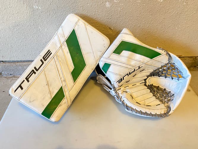 True Hzrdus 7x4 Intermediate Glove and Blocker Set 2024 Regular Hand (Used)