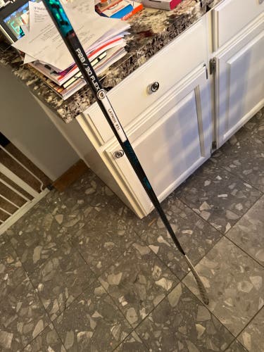 Junior Bauer Twitch Left Hand Hockey Stick P28 30 Flex (Used)