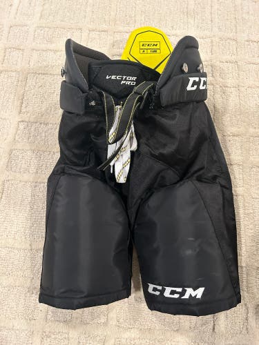 Junior XL CCM Vector Pro Hockey Pants (Used)
