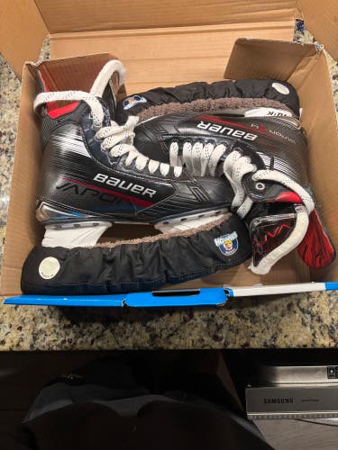 2023 Bauer Vapor X4 Hockey Skates 8 (New)