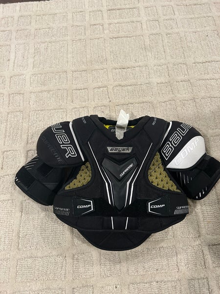 Small Senior Bauer Supreme Comp Shoulder Pads (Used)