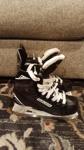 Bauer Supreme S140 Hockey Skates Regular Width Size 5 (Used)