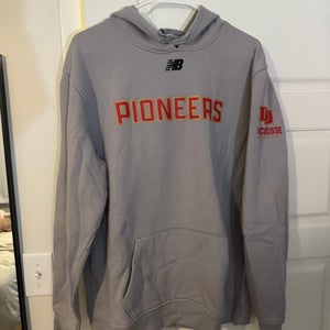 Denver Lacrosse - Pioneers Men's XL New Balance Sweatshirt (Used)