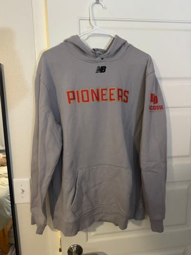Denver Lacrosse - Pioneers Men's XL New Balance Sweatshirt (Used)