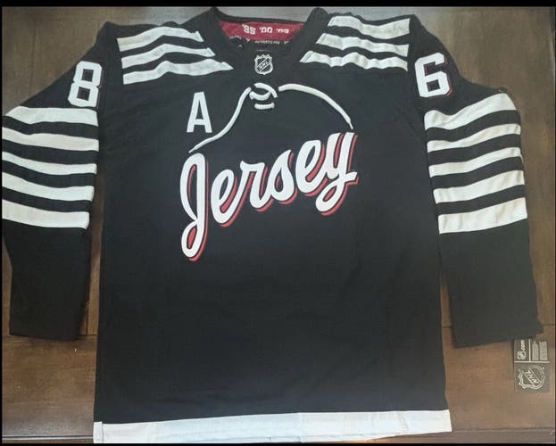 New Jersey Devils #86 Jack Hughes Hockey Black Stitched Jersey Adult Large (52)