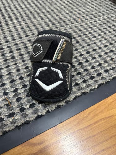 Black Junior EvoShield Elbow Guard Elbow Protection (Used)