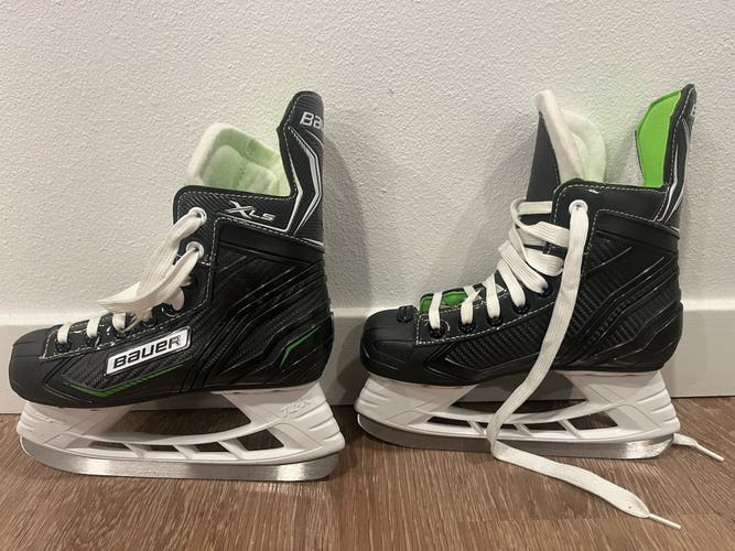 Bauer XLS Hockey Skates Size 2 (New)