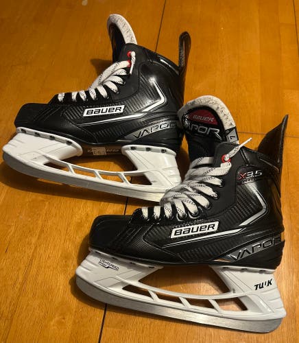 2023 Bauer Vapor X3.5 Hockey Skates Regular Width 7 (Used)