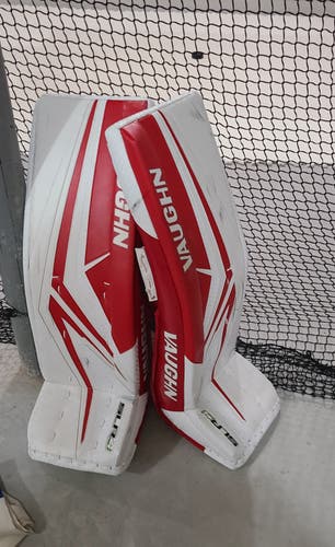 30" 2024 Vaughn SLR4 Goalie Leg Pads (Used)