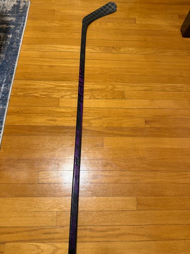 Senior Bauer Pulse Right Handed Hockey Stick P92 70 Flex Pro Stock (Used)