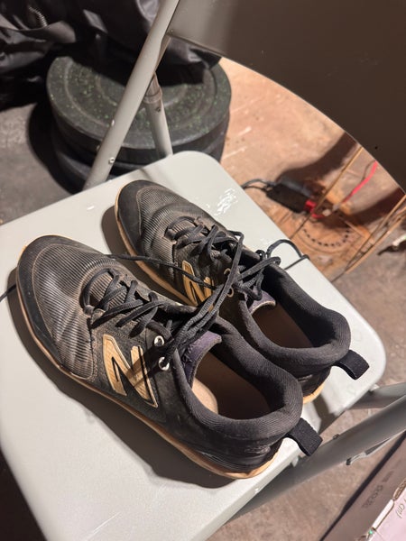 Black Men's Size M 10.0 (W 11.0) Youth New Balance Metal Cleats (Used)
