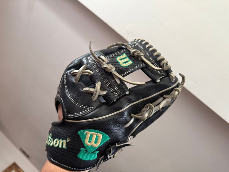 2021 Wilson A2K MC28 RH Infield Baseball Glove 11.75" (Used)
