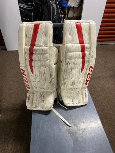32" CCM Extreme Flex Pro Goalie Leg Pads (Used)