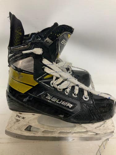 Used Bauer SUPREME IGNITE PRO PLUS Junior Hockey Skate Junior 03 11823-S000036715