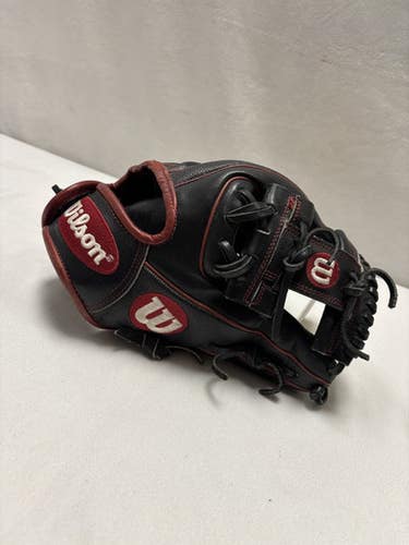 Used Wilson A2000 DP15 BB/SB Glove RH Throw Black 11 1/2" 11490-S000267911