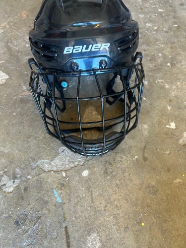 Medium Bauer Prodigy Helmet (Used)
