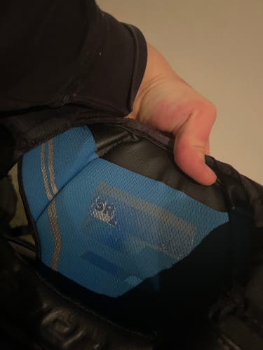 Medium Bauer Elite Goalie Chest Protector (Used)