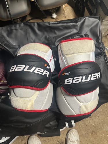 Bauer Vapor 1x knee pads