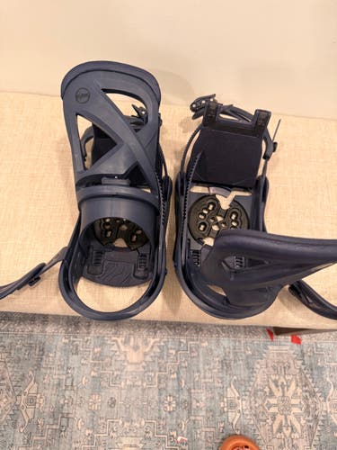 Women's Large Burton Scribe Snowboard Bindings All Mountain (Used)