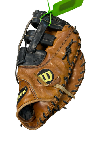 Used Wilson A2000 2013 BB/SB First Base RH Throw Brown 12 1/2" 11706-S000369241