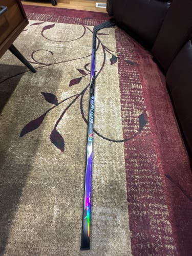 Senior Bauer Vapor FlyLite Right Handed Hockey Stick P28 70 Flex (New)