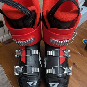 Mondo 23 & mondo 23.5 (270-279mm) Used Kid's Nordica SpeedMachine 3 Boots