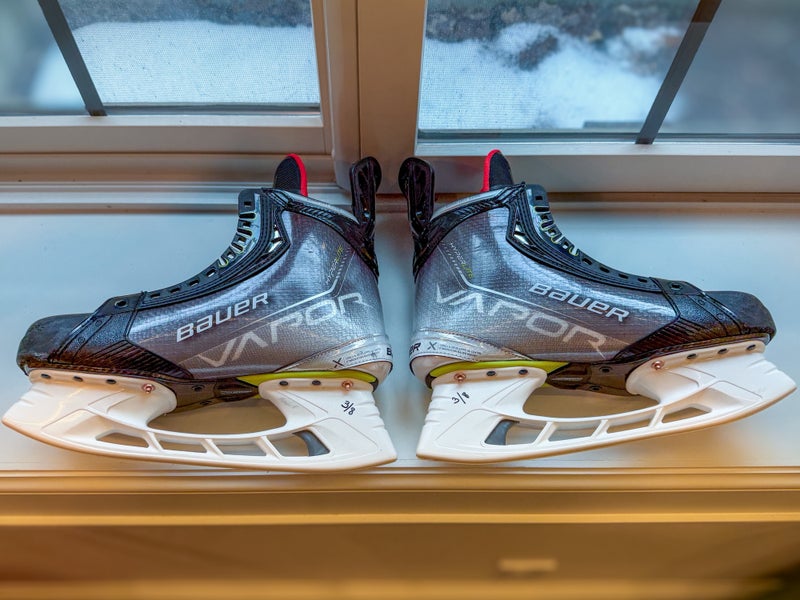Bauer 8.5 Fit 3 Vapor Hyperlite Hockey Skates - Worn once