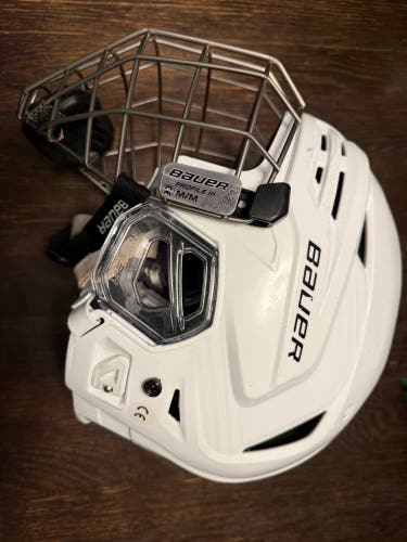 Large Bauer Re-Akt 85 Helmet (Used)