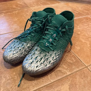 Green Men's Size M 9.5 (W 10.5) Adult Under Armour Molded Cleats Cleats (Used)