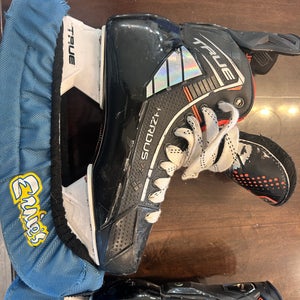 2023 True HZRDUS 7X Hockey Skates Regular Width 8.5 (Used)