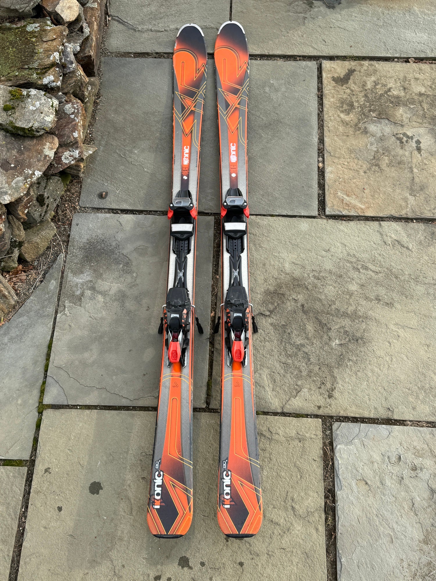 K2 163㎝ スキー板とストックセット K2 ikonic 80 163センチ K2 0 163cm Gripwalk And BLK