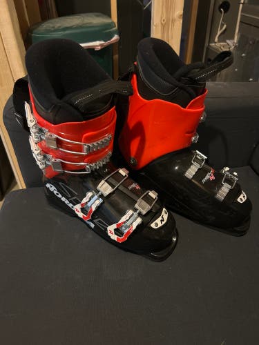 Nordica Speedmachine J 4 Ski Boots (Used)