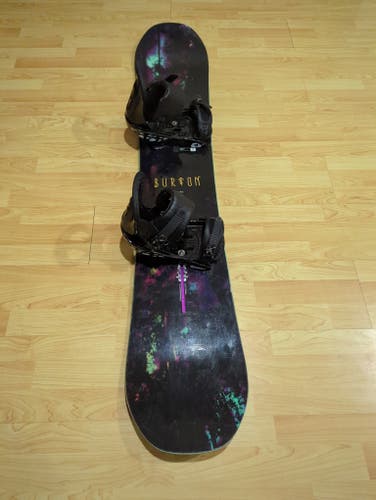 Women's Burton Deja VU Snowboard 149cm With Burton Bindings Medium.