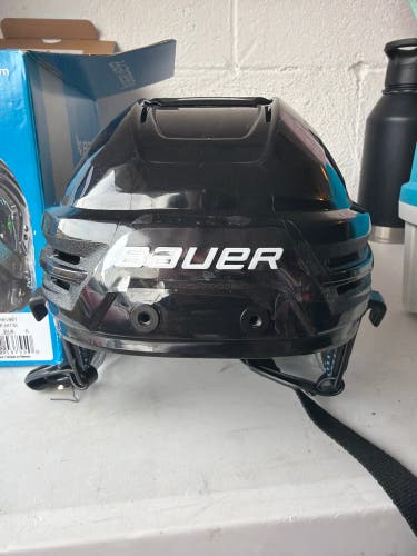 Small Bauer Re-Akt 85 Helmet (Used)
