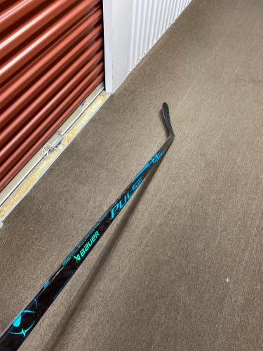 Senior Bauer Pulse Left Hand Hockey Stick P28 77 Flex (New)