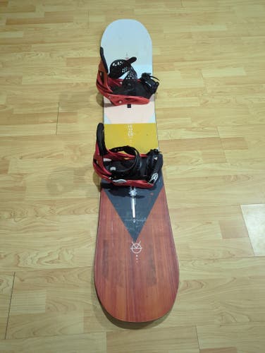 Used 152cm Burton Yeasayer Flying V Snowboard With Burton Lexa Binding M.