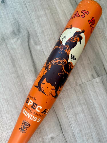 2025 Combat MFG Spec A1 Greatest Show on Dirt BBCOR Alloy Bat -3, 32/29