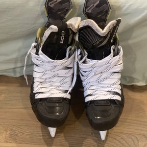 CCM AS-V Hockey Skates 6 (Used)