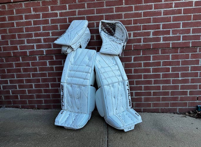 TRUE Catalyst 9X3 33+2 Goalie Full Set