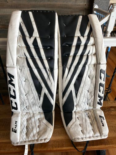 34" CCM Extreme Flex E4.9 Goalie Leg Pads (Used)