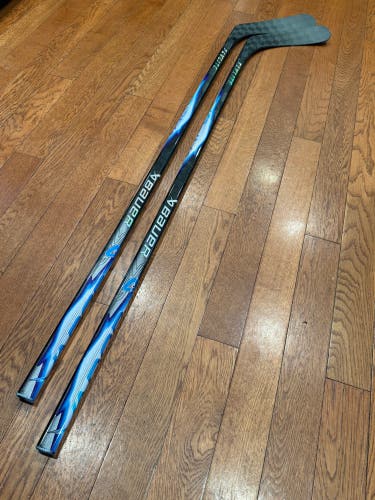 Junior Bauer Vapor FlyLite Right Handed Hockey Stick P92 40 Flex (Used) 2 pack