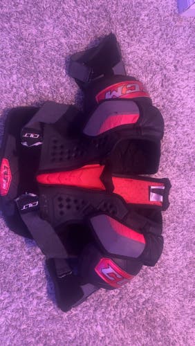 Men's Small Senior CCM QuickLite 290 Shoulder Pads (Used)