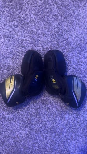 Senior Small Bauer Supreme Elbow Pads (Used)