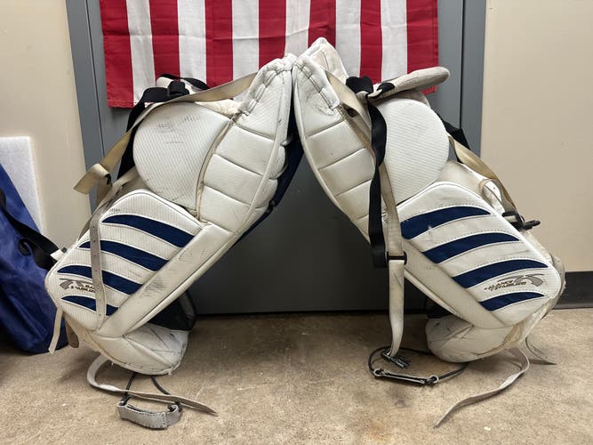 33" Vaughn Velocity Goalie Leg Pads (Used)