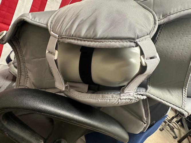 Large Sher-Wood AB9960 Goalie Chest Protector (Used)