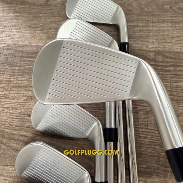 Left-Handed 2025 Titleist T150 Iron Set 5-GW / Project X, X Stiff