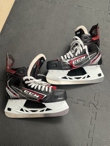 2019 CCM JetSpeed FT490 Hockey Skates Regular Width 9 (Used)
