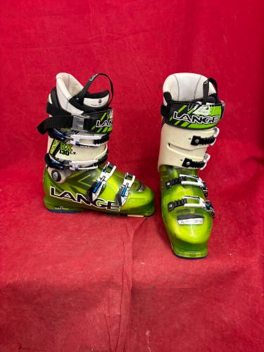 Skis: Mondo 25 & 25.5 Lange Ski Boots (Used)